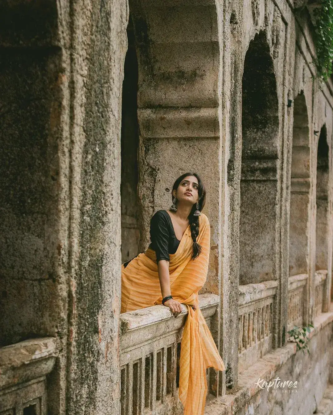 SOUTH INDIAN ACTRESS NAYANI PAVANI IMAGES IN YELLOW SAREE 3
